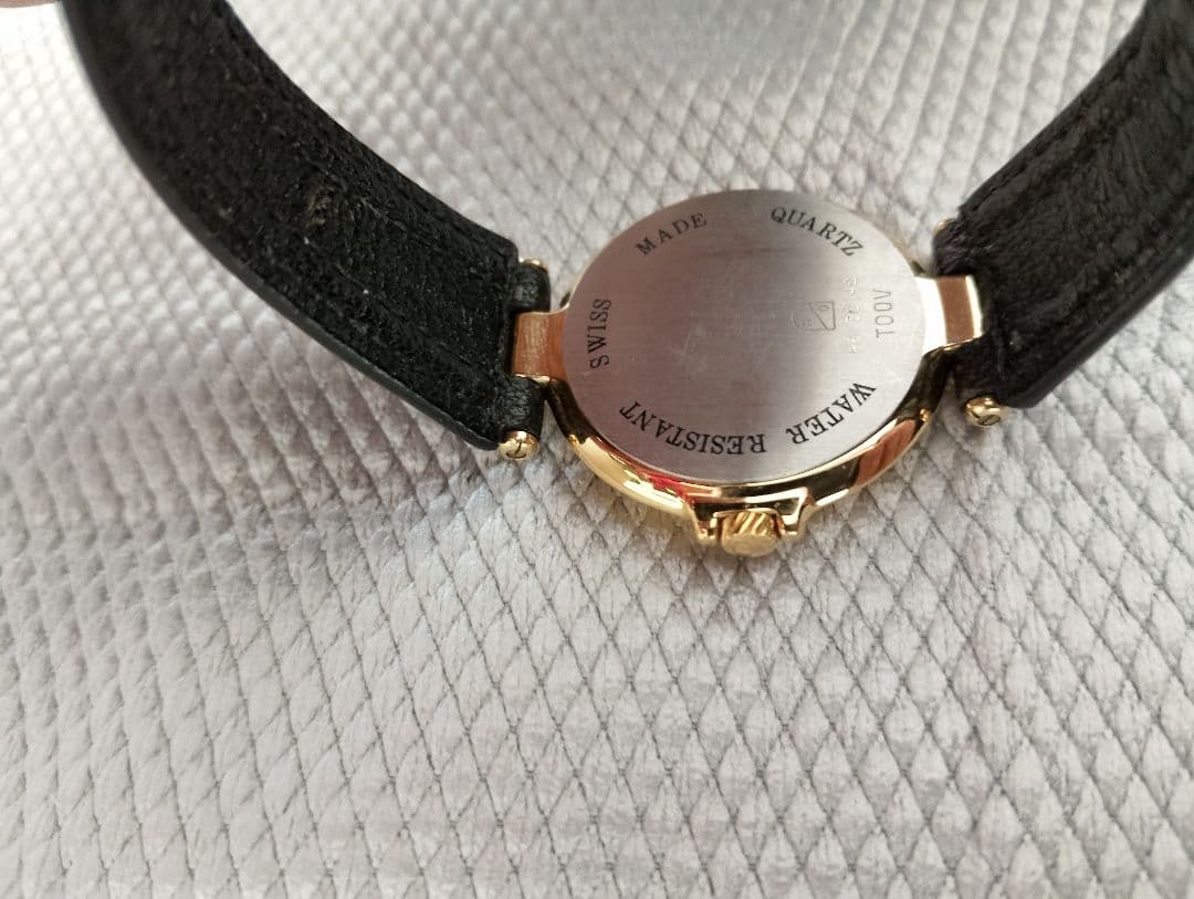 Dunhill ダンヒル　メンズ腕時計 クォーツ　純正ベルト　電池新品　稼働品