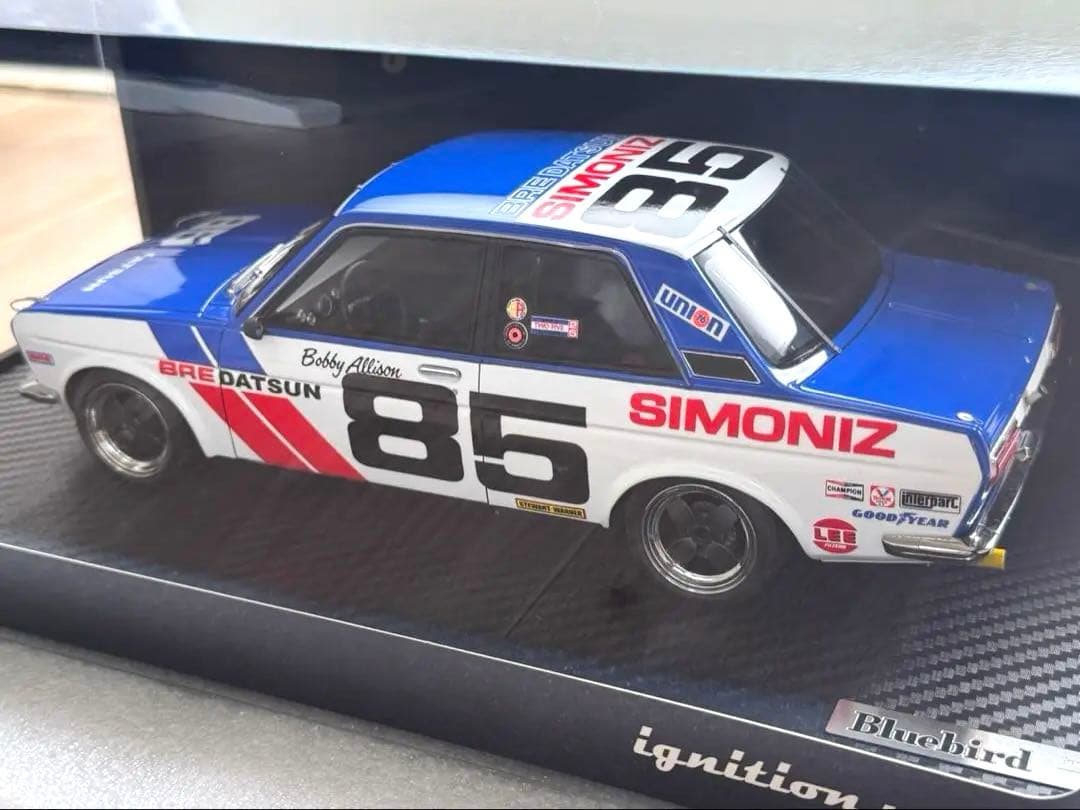 【新品未使用】1/18 Datsun Bluebird White/Blue