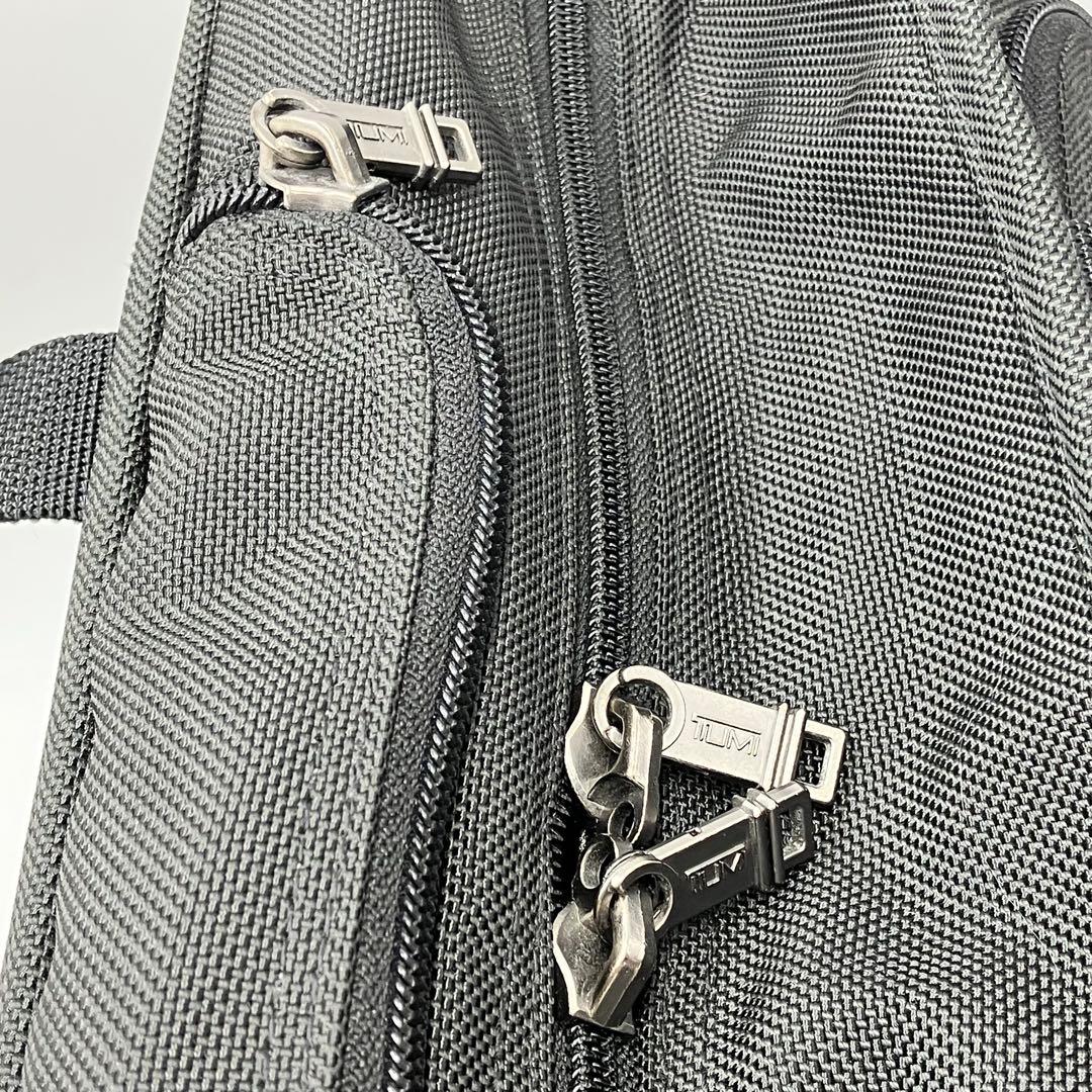 TUMI コンパクト　キャリーバッグ ビジネス 2way 機内持ち込み　黒