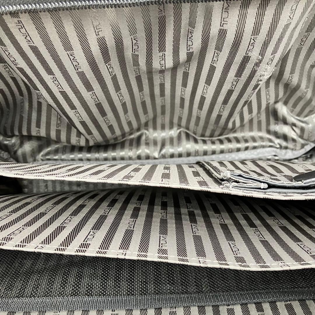 TUMI コンパクト　キャリーバッグ ビジネス 2way 機内持ち込み　黒