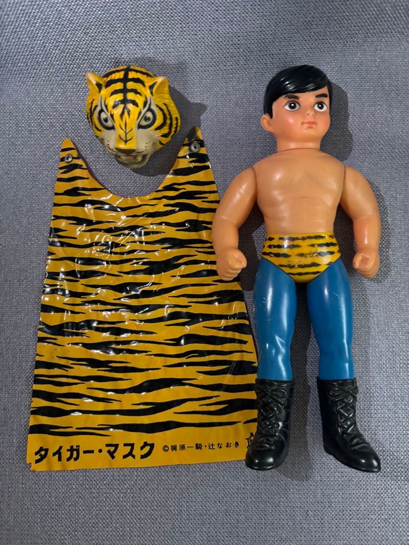 タイガーマスク ソフビ 中嶋製作所 当時物 マント付き 両手グー