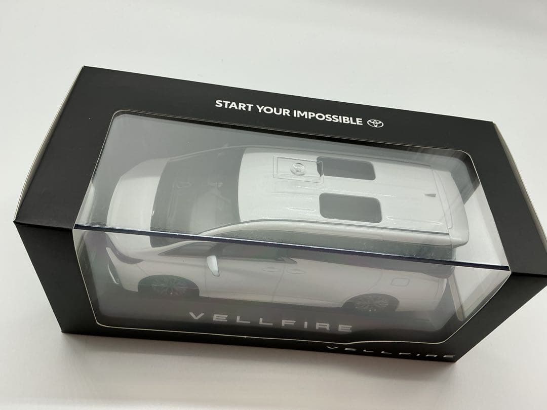 ヴェルファイア　ミニカー 1/30スケール ダイキャスト製　ホワイト