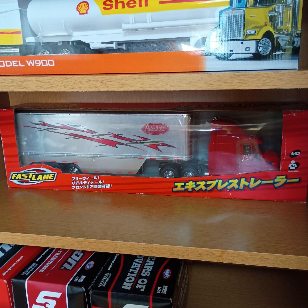 ピータービルト　コンボイトレーラーエキスプレス　1/32 ケンワース