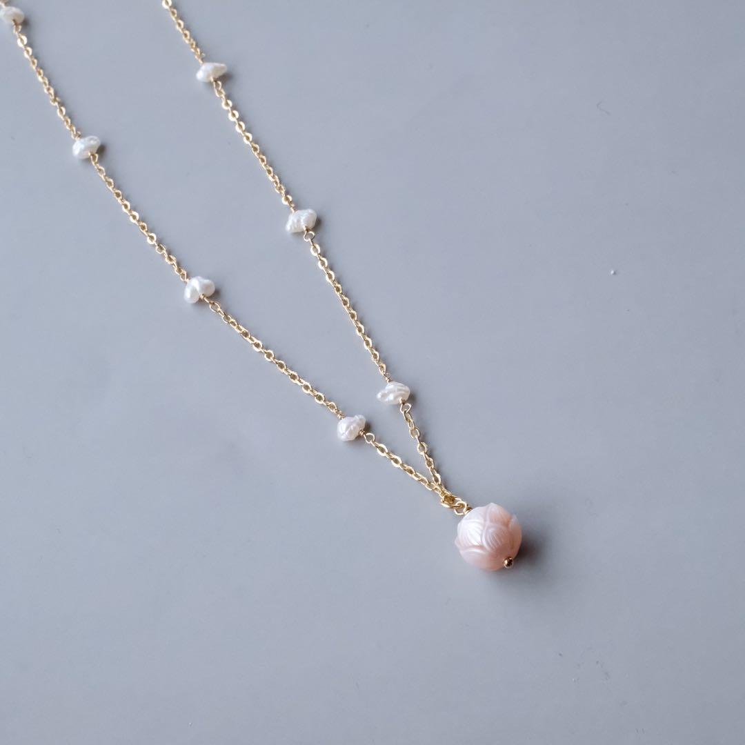 14kgf白蝶真珠蓮カービングネックレス