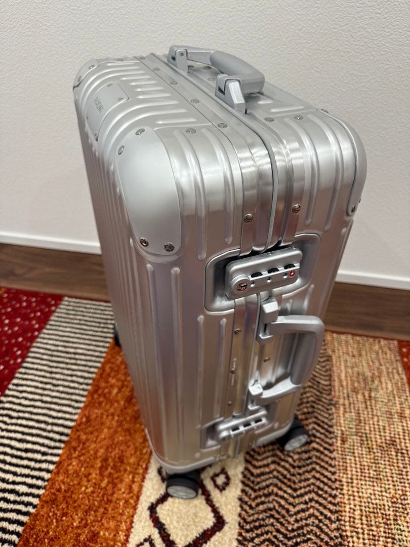 リモワ　オリジナル　キャビン　シルバー　新品