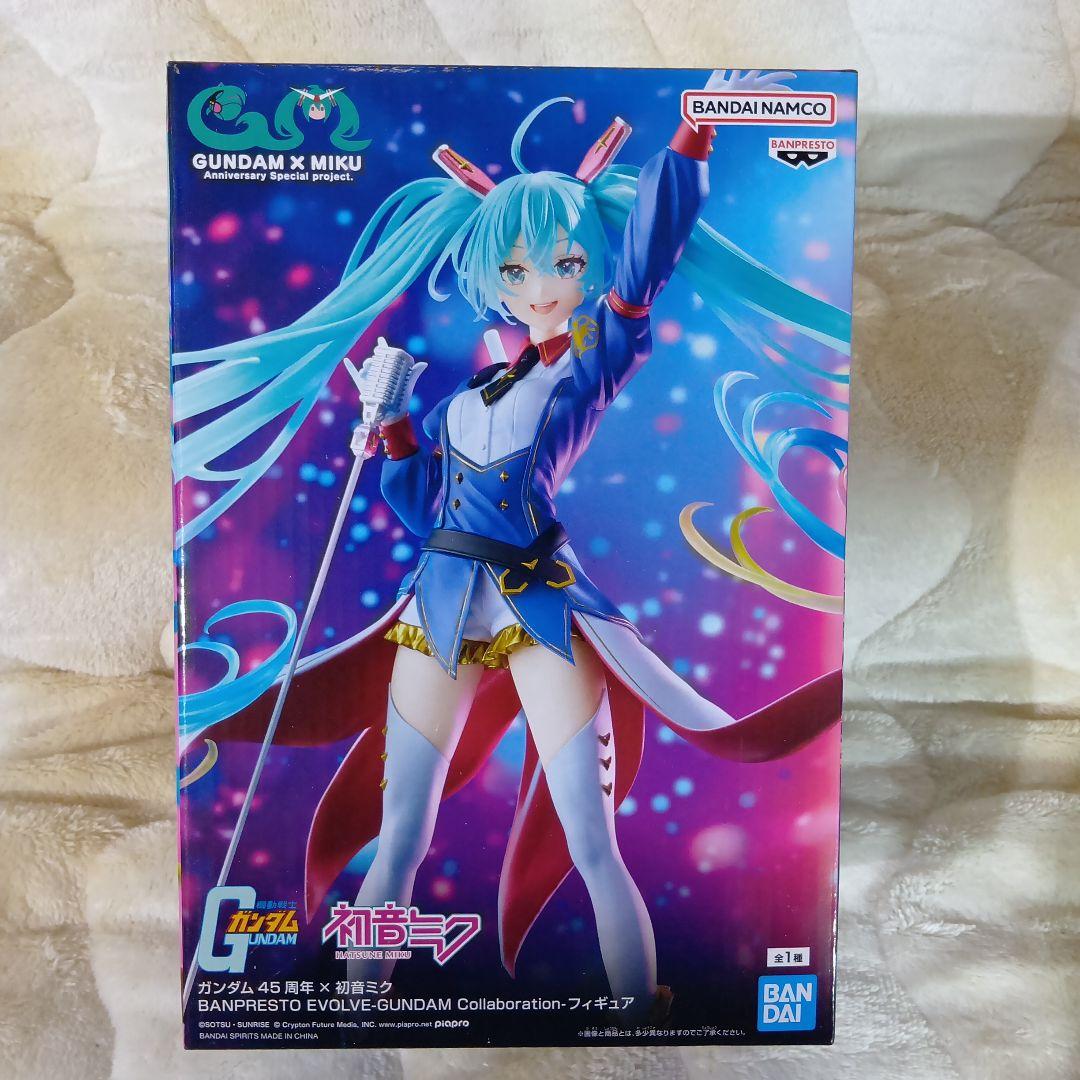 機動戦士ガンダム45周年×初音ミク　フィギュア　セット