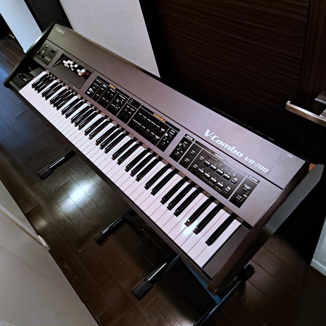 Roland V-Combo VR-700 シンセサイザー 本体