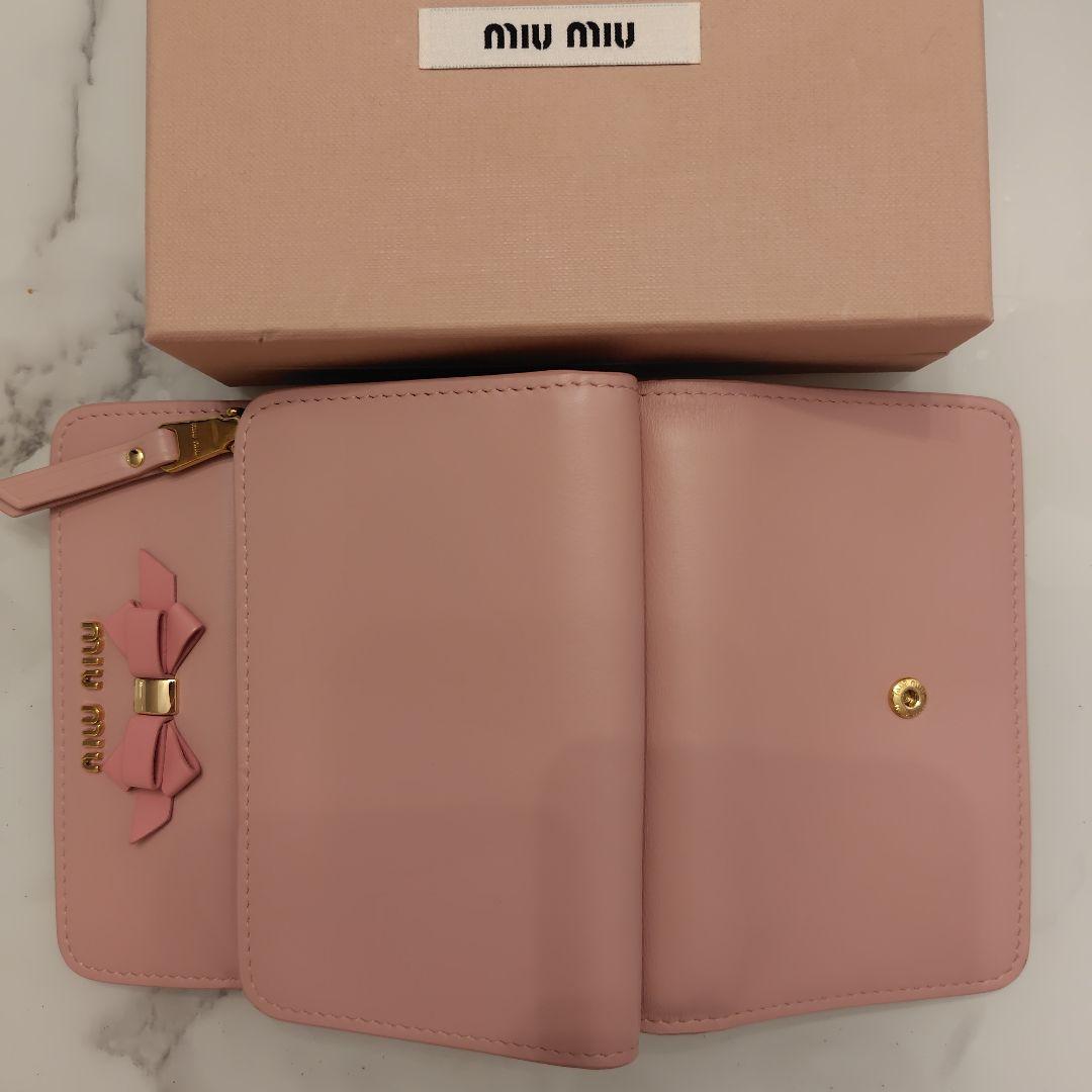 【美品】miu miu ピンクレザー三つ折り財布