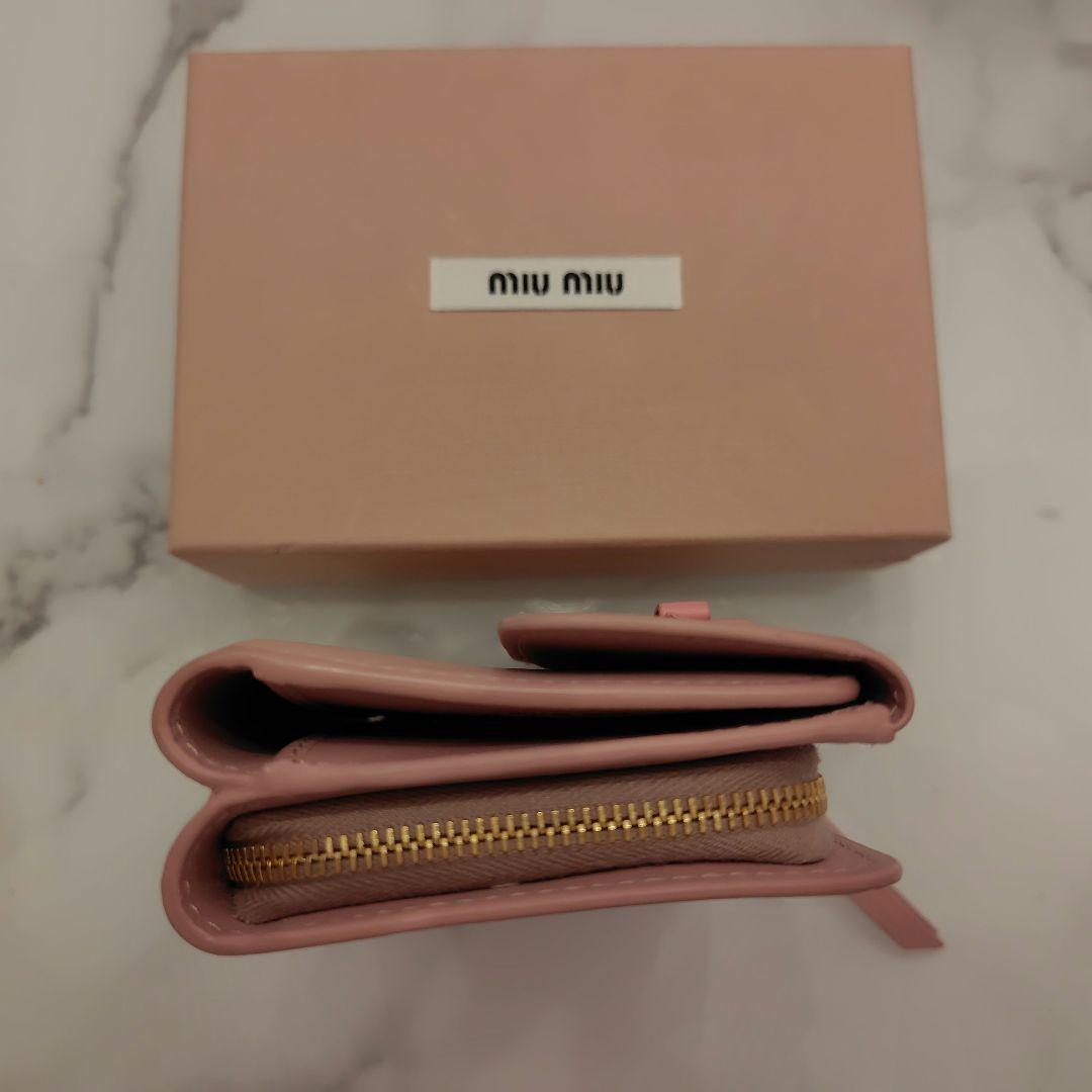 【美品】miu miu ピンクレザー三つ折り財布