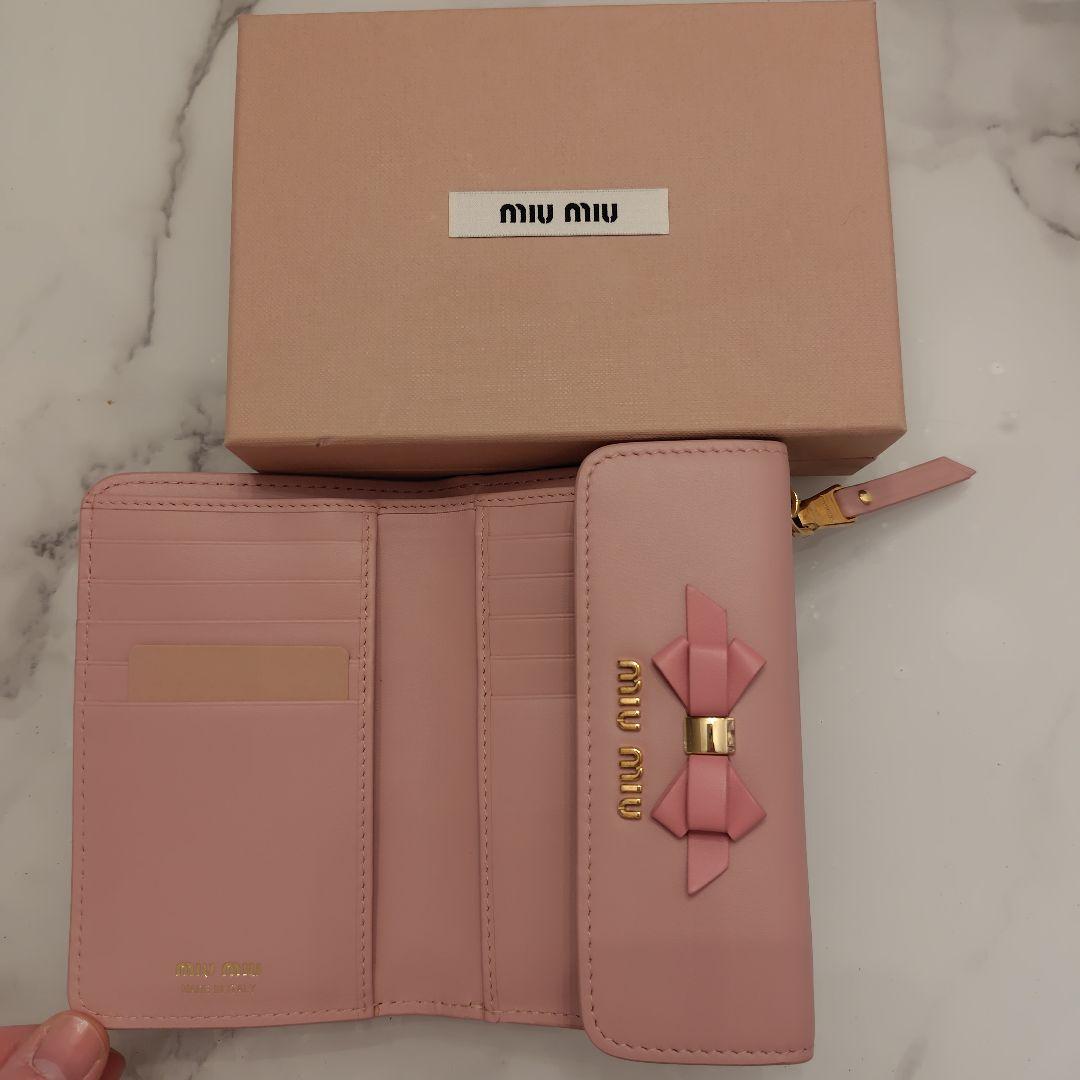 【美品】miu miu ピンクレザー三つ折り財布