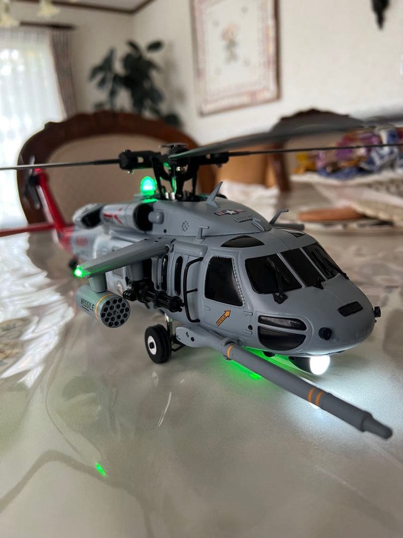 ラジコンヘリコプター　YUXIANG F09(UH-60 Sea Hawk)