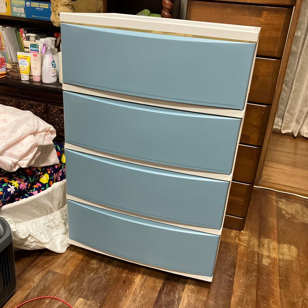 ブルーの4段チェスト