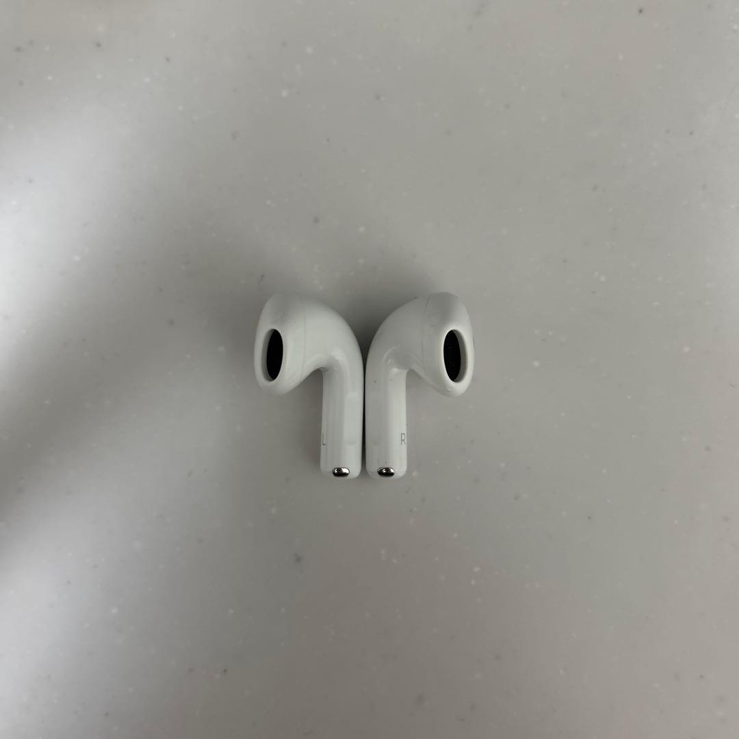 Apple AirPods4 本体 ホワイト