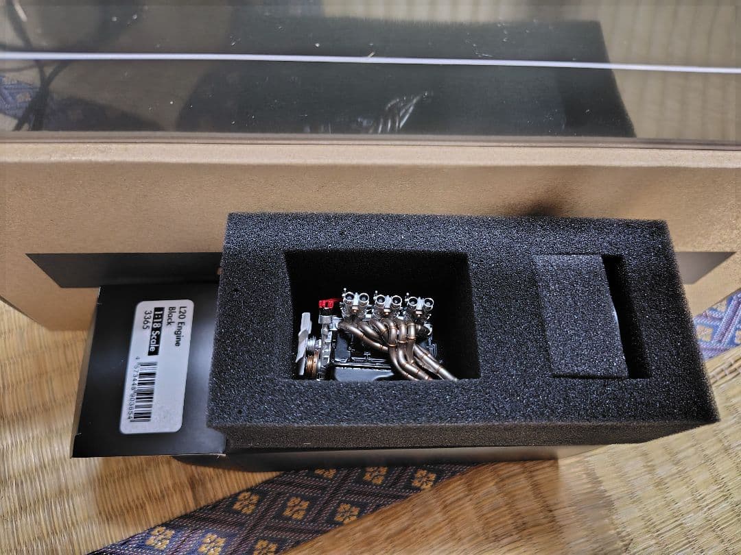 ミニカー IG3167 1/18 Bluebird U 2000GTX Engine