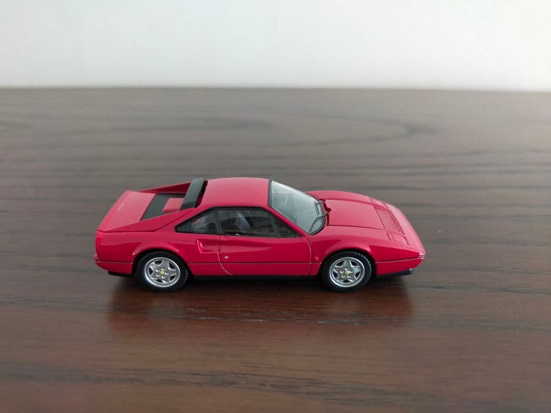 トミカリミテッドヴィンテージネオ フェラーリ 328 GTB (後期型)