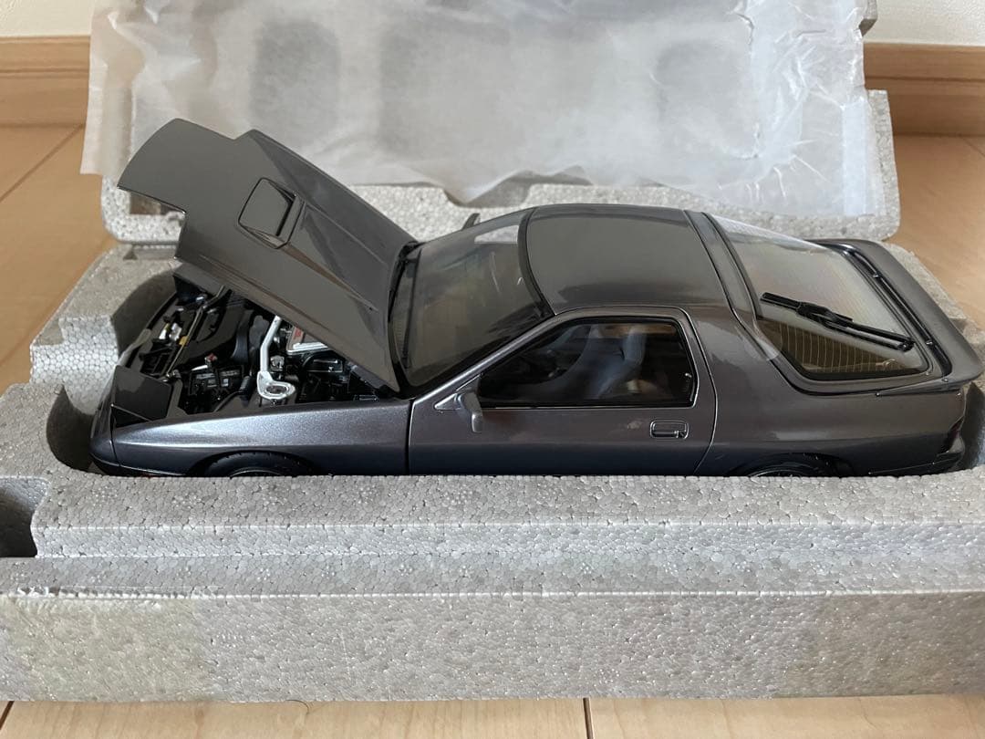 Mazda FC RX-7 1/18スケール ミニカー グレー