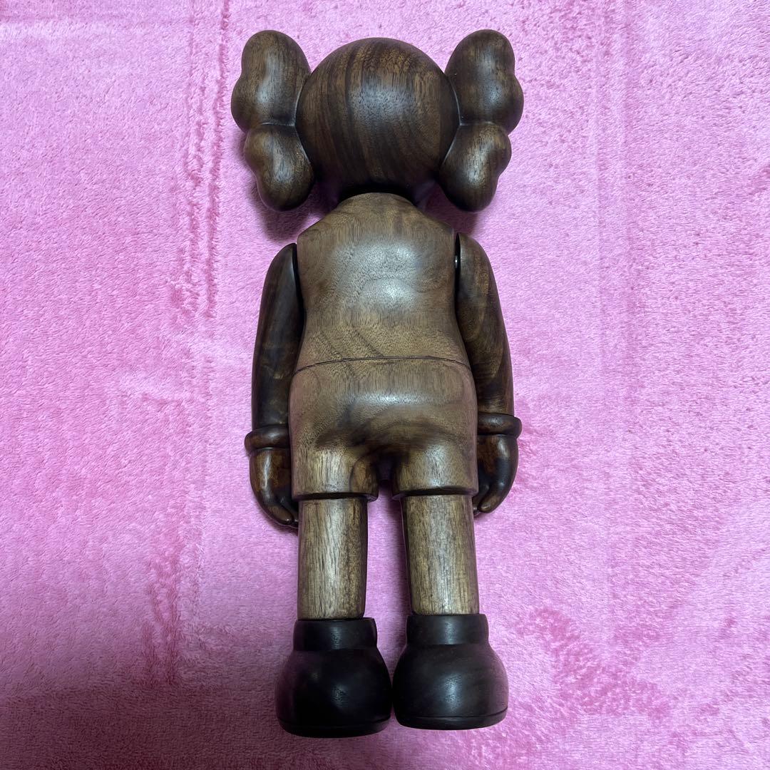 KAWS コンパニオン　カリモク