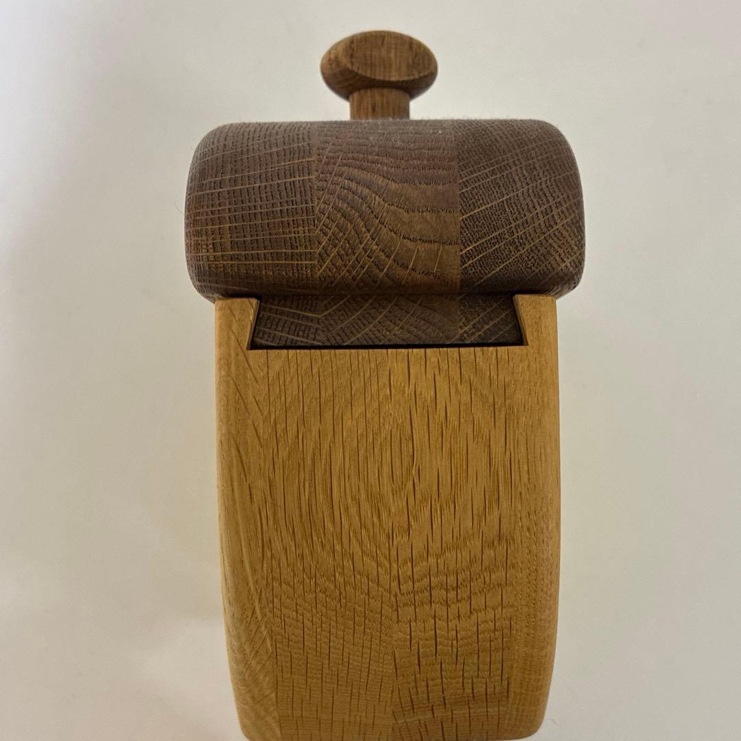 ドングリ型　木製　貯金箱