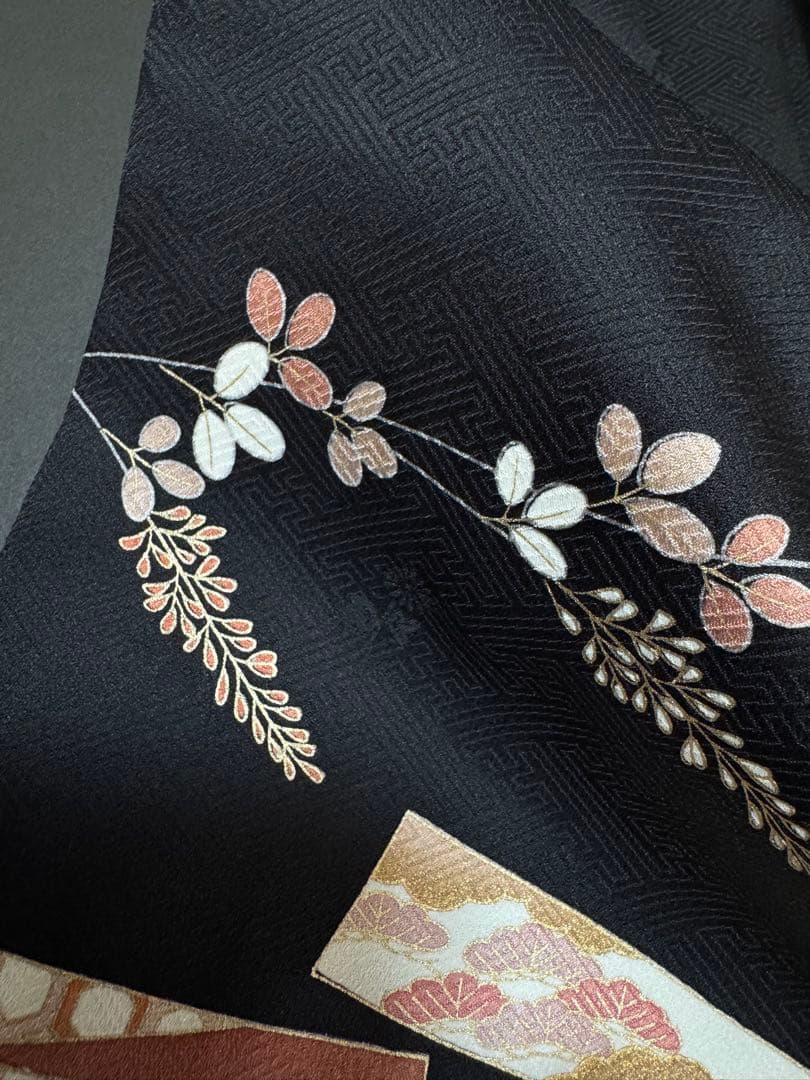 【極美品】京都染匠名門「染の川勝謹製」黒地「松萩文様 舞扇文様」手描き京友禅
