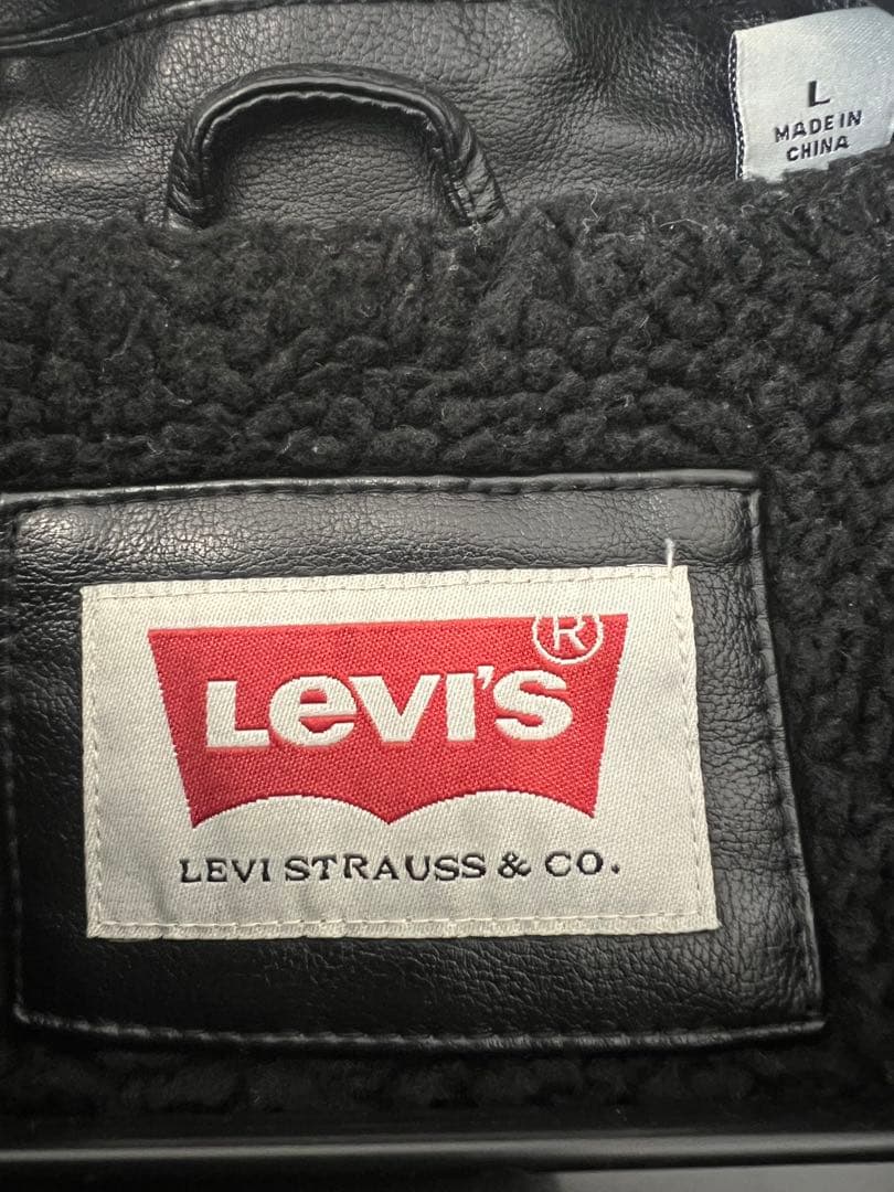 Levi's ブラックフェイクレザー 裏ボア ジャケット