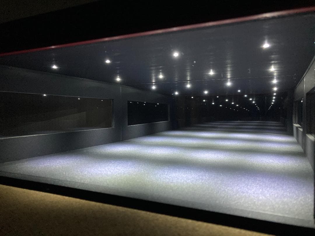 ミニカー用ジオラマ：1/18(1/24)ショールームタイプガレージ／週末SALE