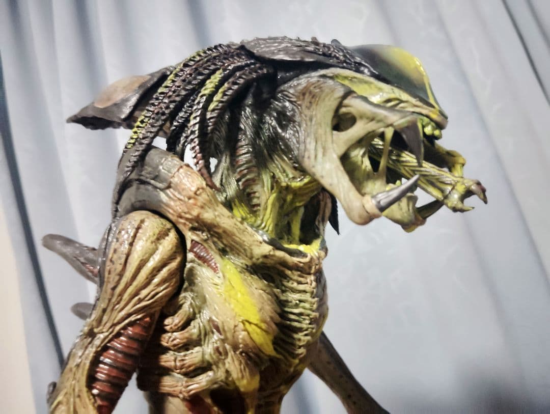 2008.HOTTOYS.MM#074“AVP2 Predalien”