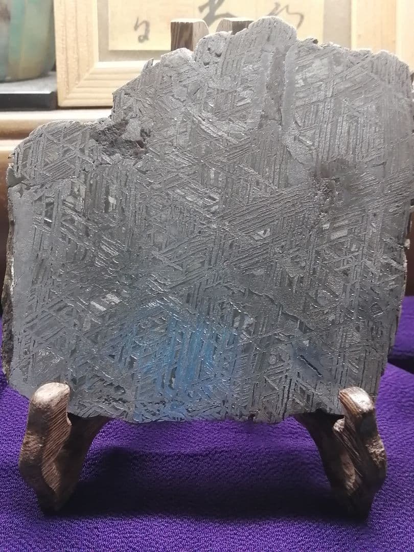 ★『本物隕石』鉄隕石　本物原石 928g　 隕石内部。すばらしい『超隕石』です。