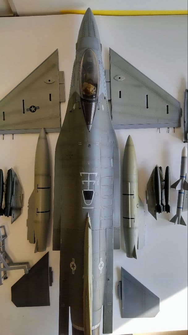 【Kanompang 1/18　F16 ウルフパック