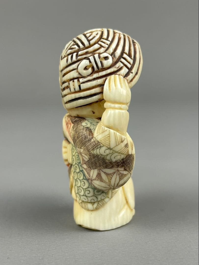 時代根付 極上細密彫り白材 マンモス牙製 作家物 在銘 柳月 唐子 女の子