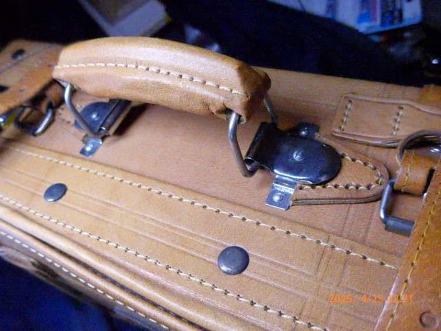 貴重「賢治のトランク」鞄 角川書店の宮沢賢治フェアの時のもので非売品