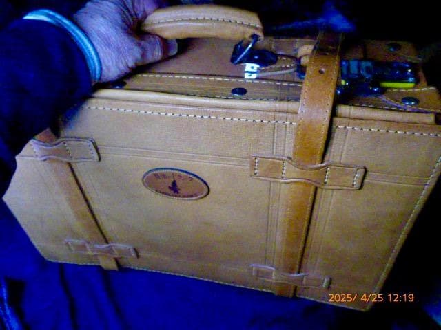 貴重「賢治のトランク」鞄 角川書店の宮沢賢治フェアの時のもので非売品