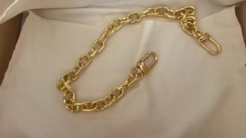 カウレザー トリム スモール メッセンジャー M46279