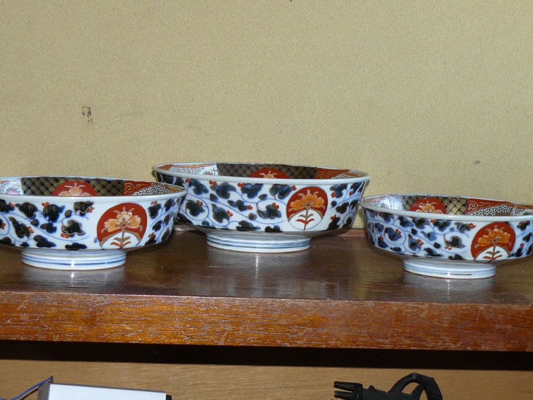 金襴手 絢爛豪華 三ツ丼