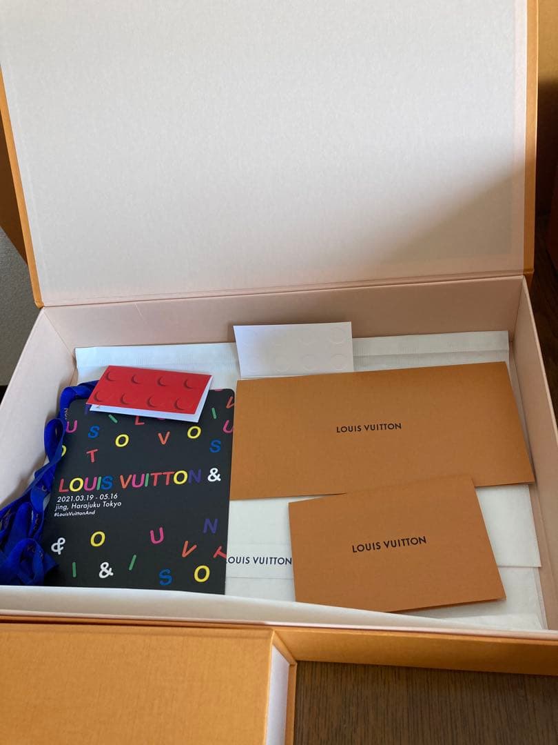 ルイ・ヴィトン空箱　ショップ袋　リボン