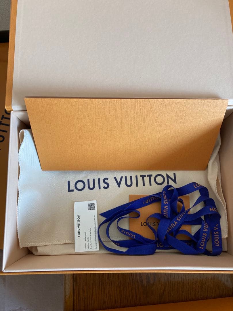 ルイ・ヴィトン空箱　ショップ袋　リボン