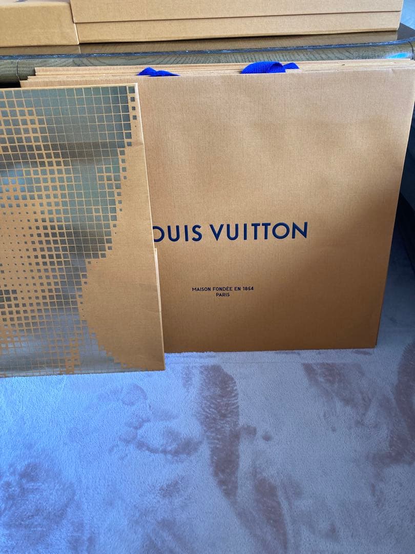 ルイ・ヴィトン空箱　ショップ袋　リボン