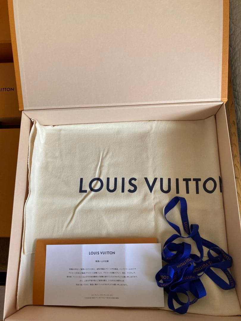 ルイ・ヴィトン空箱　ショップ袋　リボン