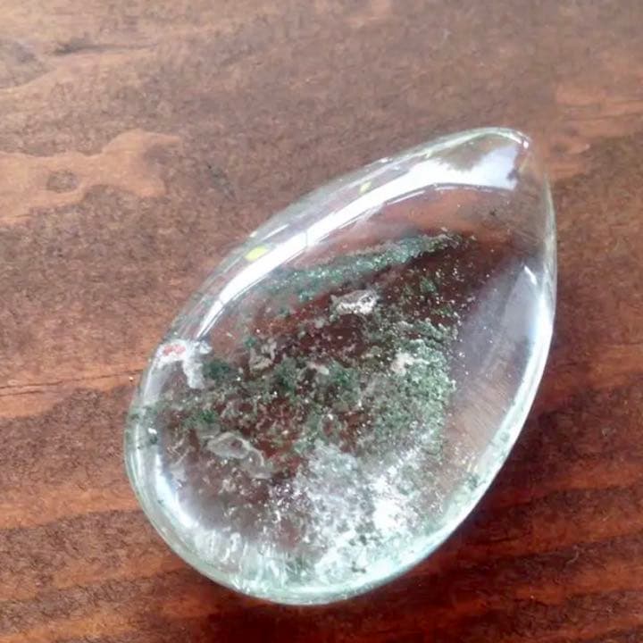 巨大な山入り水晶/ファントムクオーツ！ドロップ型ルース