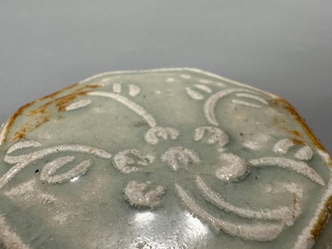 中国美術　宋時代　青白磁　湖田窯　香道具　花卉文香合　古物　時代物　唐物