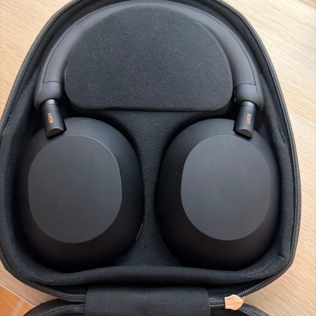 sonyWH-1000XM5ワイヤレスヘッドホン キャリングケース付き