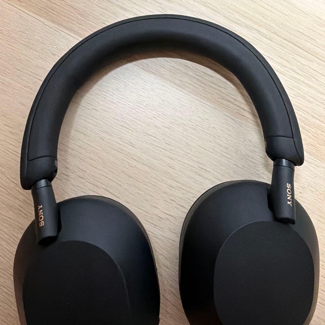 sonyWH-1000XM5ワイヤレスヘッドホン キャリングケース付き