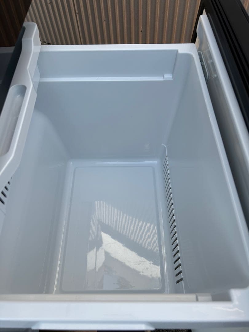 Hisense 3ドア冷蔵庫　HR-G2801BR