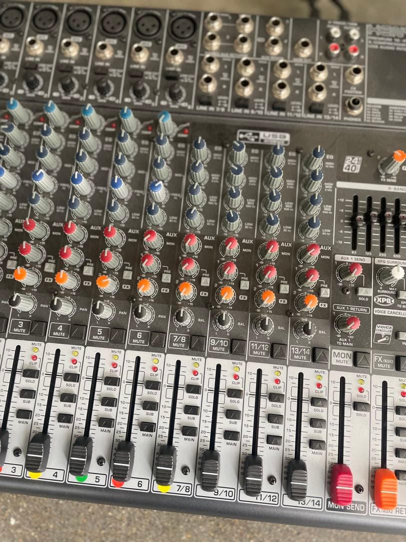 Behringer X1832USB XENYX ミキサー