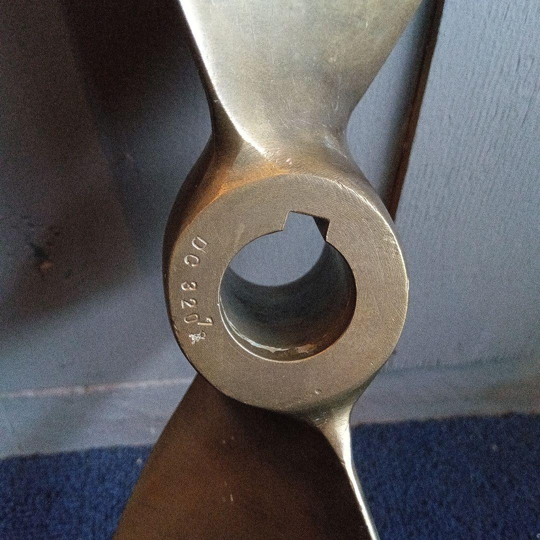 真鍮製プロペラ 約2.8ｋｇ　ボート　ヴィンテージ　置物　ディスプレイ