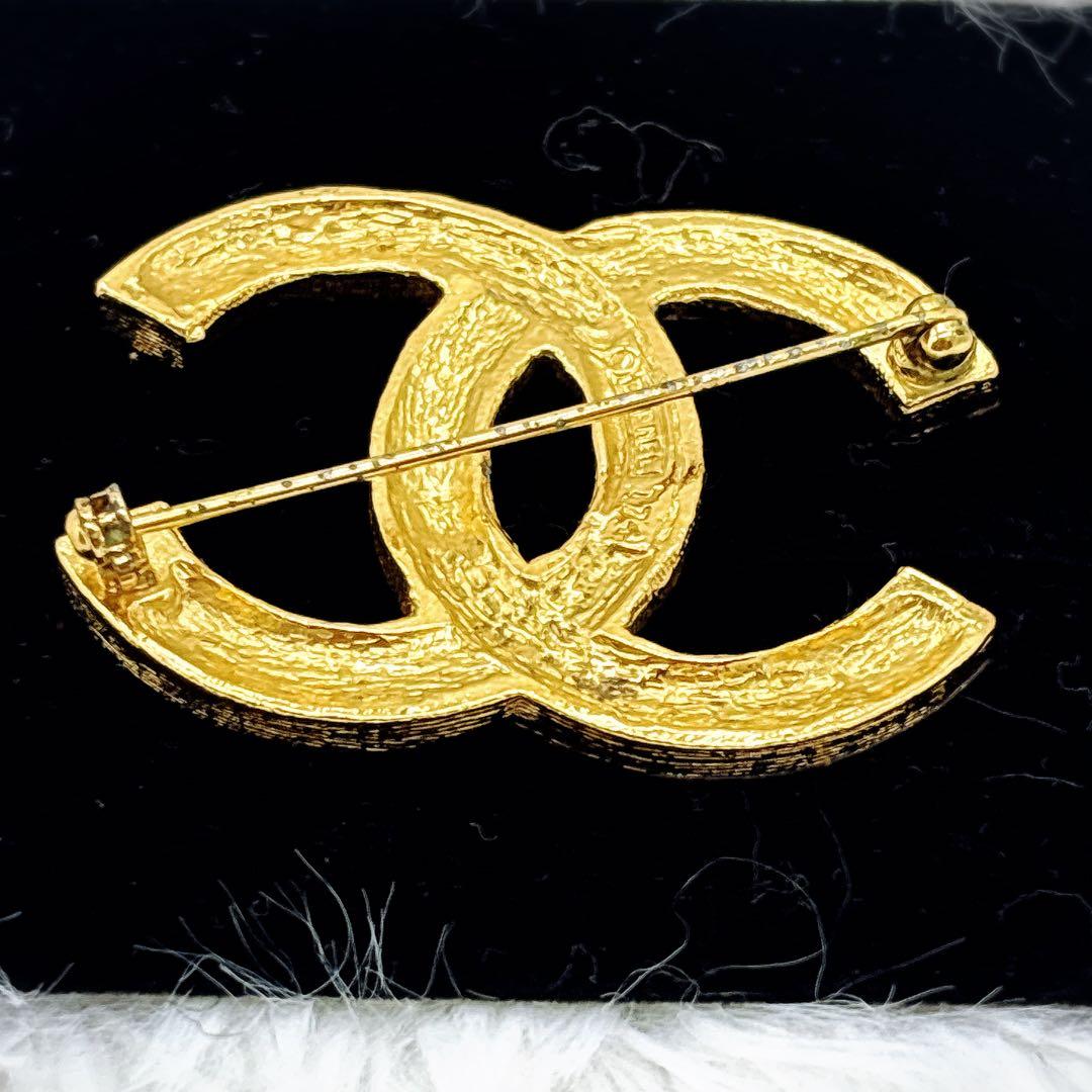 CHANEL ダブルCロゴ　ラインストーン　ブローチ ゴールド