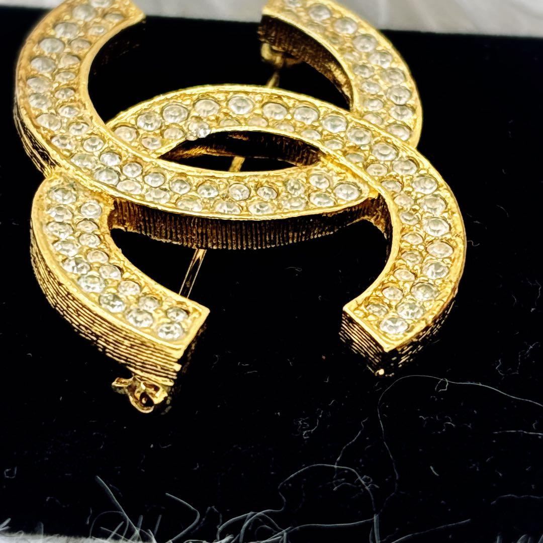 CHANEL ダブルCロゴ　ラインストーン　ブローチ ゴールド