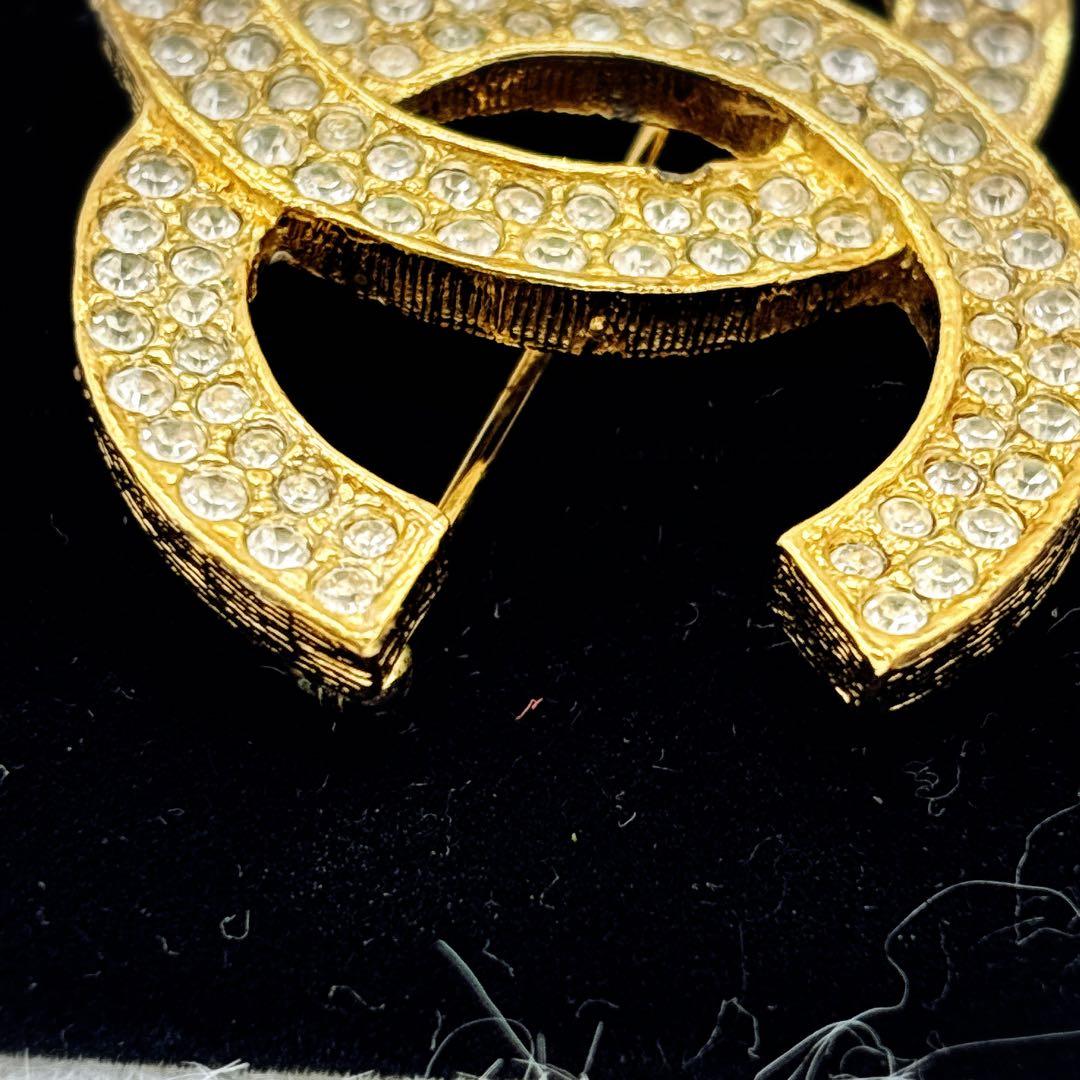 CHANEL ダブルCロゴ　ラインストーン　ブローチ ゴールド