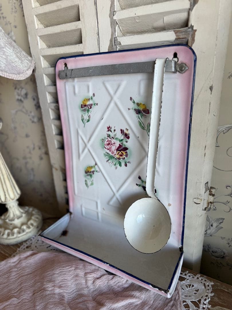 フランスアンティークジャピー社薔薇とパンジーのホーローレードルラックピンク