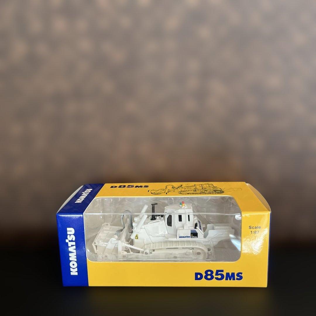 コマツ　建設機械ミニチュア　4点セット