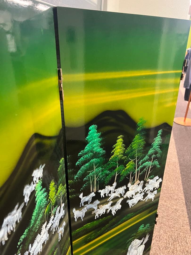 「九十九頭馬」の螺鈿屏風 インテリアアート